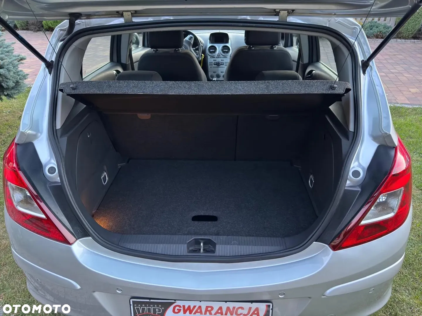 Opel Corsa 1.4 16V Active - 10