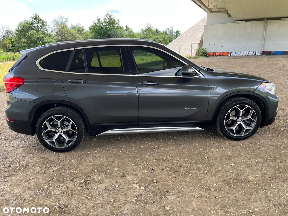 BMW X1 xDrive25i Sport Line - 5