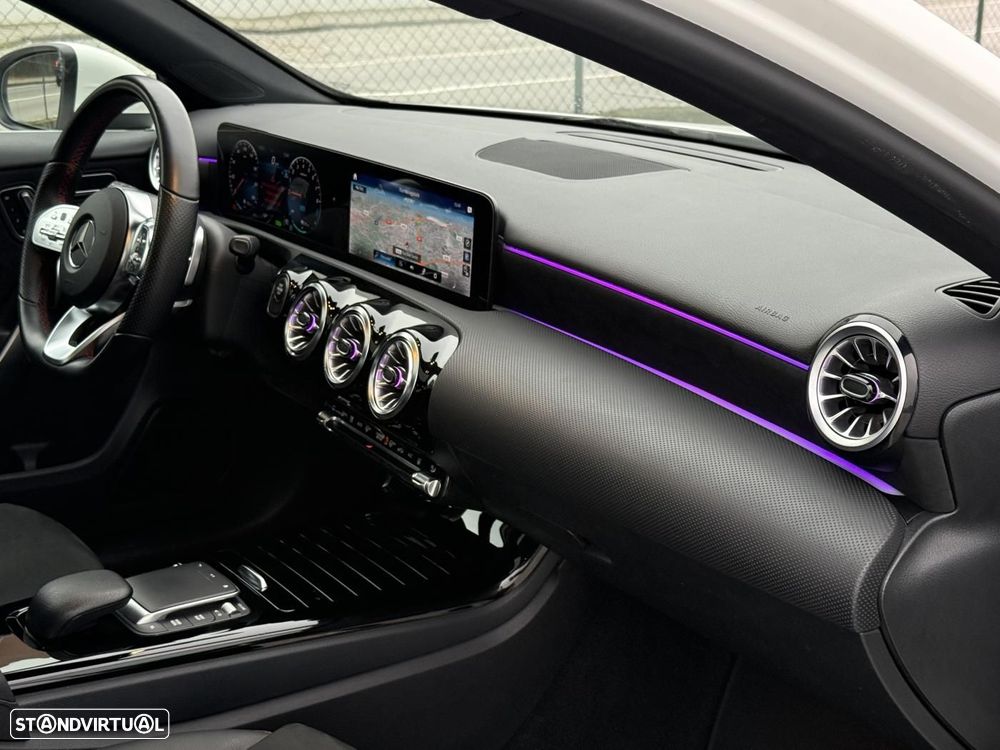 Mercedes-Benz A 250 Limousine e AMG Line - 44