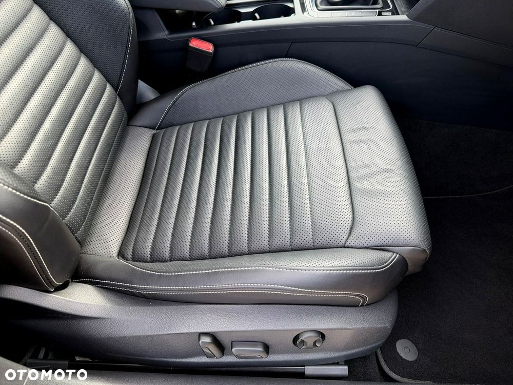 Volkswagen Passat - 26