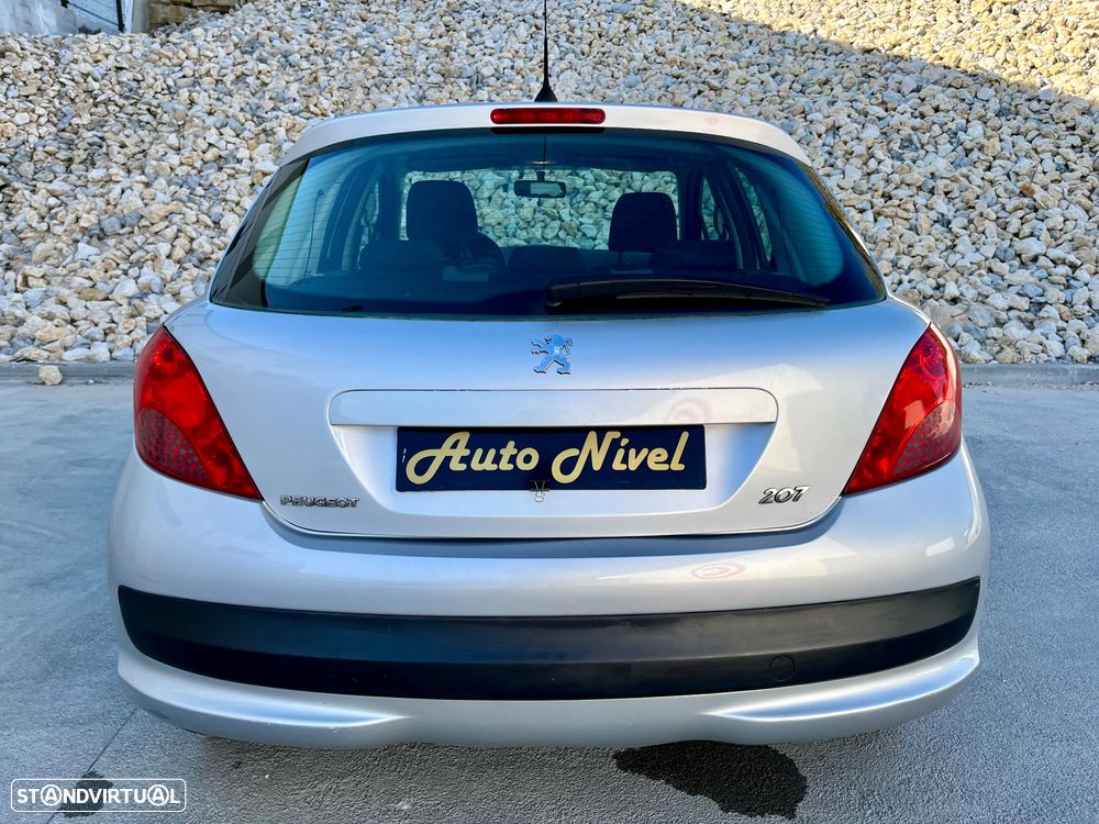 Peugeot 207 1.4 16V Trendy - 4