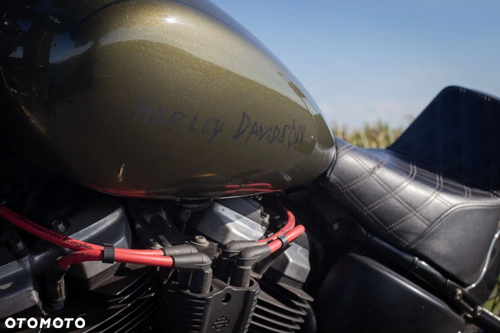 Harley-Davidson Softail Street Bob - 13