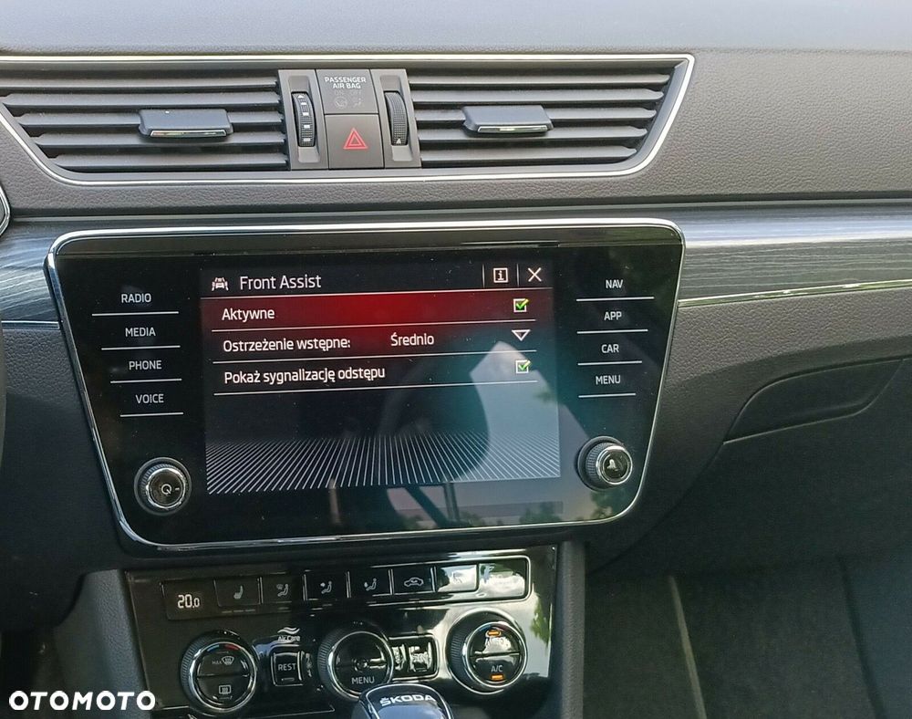 Skoda Superb 1.5 TSI Style DSG - 32