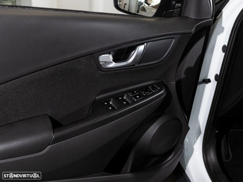 Hyundai Kauai 1.6 GDi HEV Premium - 23