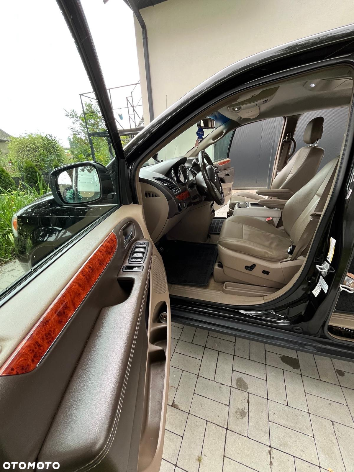 Chrysler Town & Country 3.6 Touring - 13