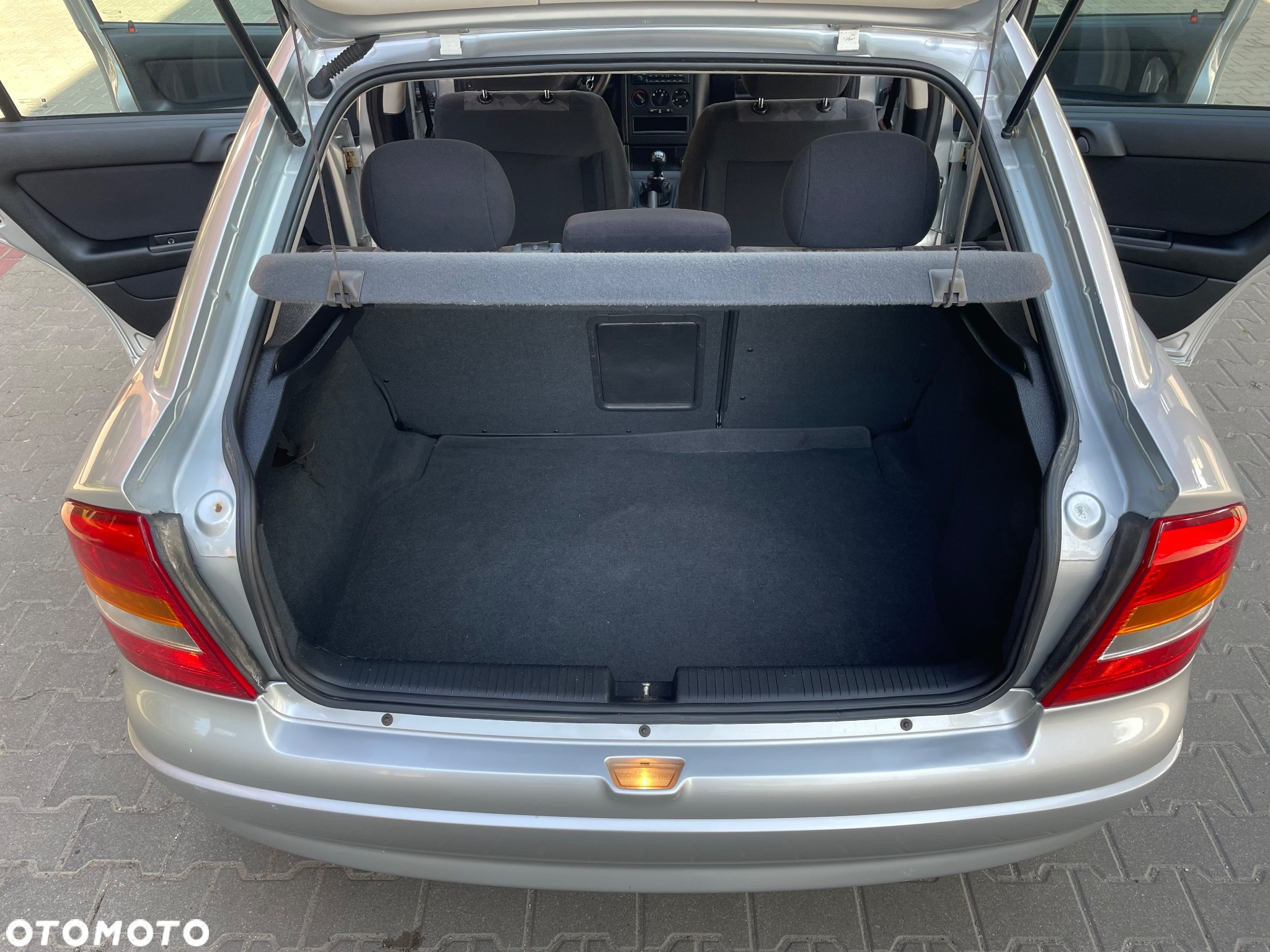 Opel Astra II 1.6 Elegance - 19