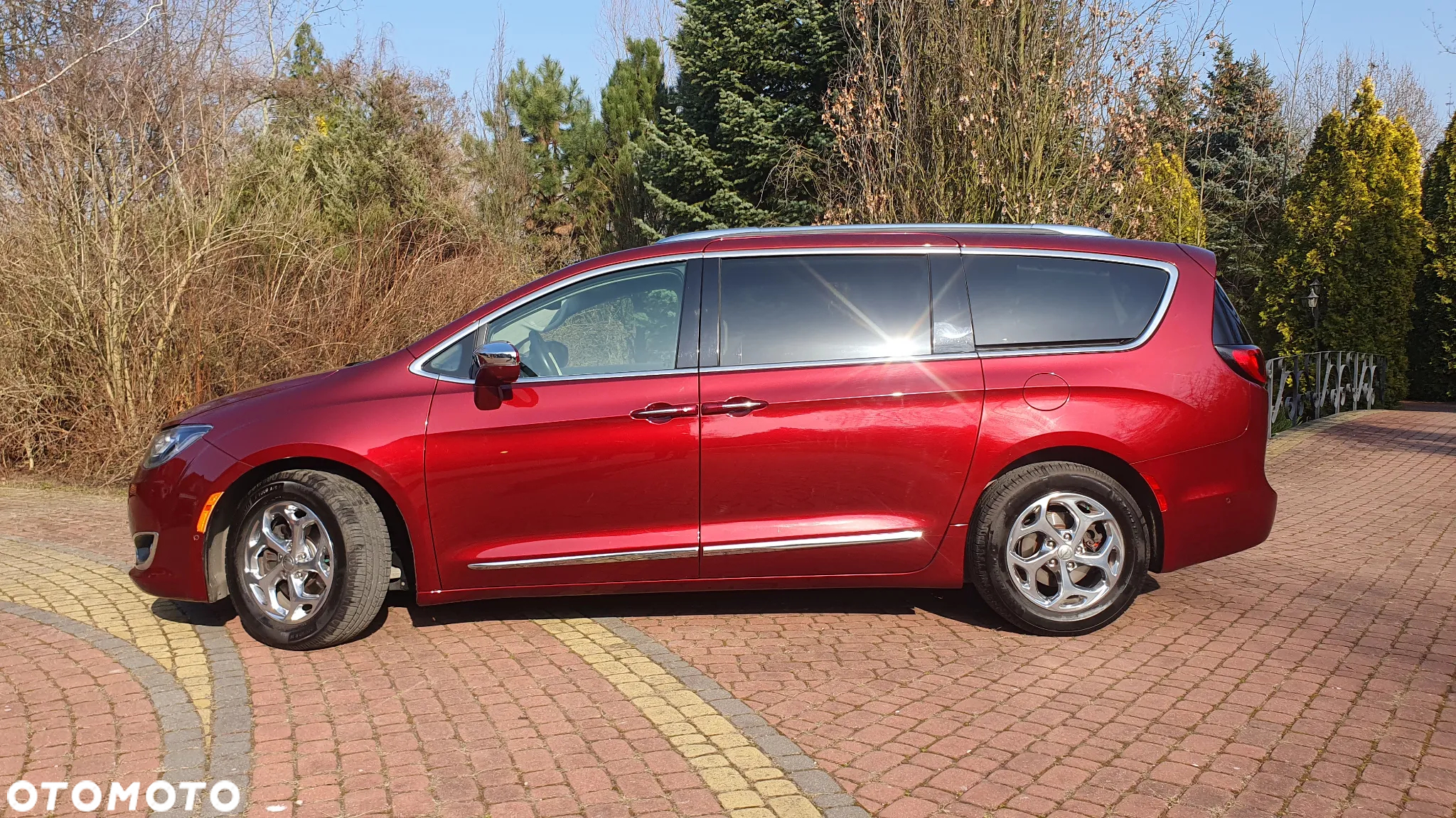 Chrysler Pacifica - 10