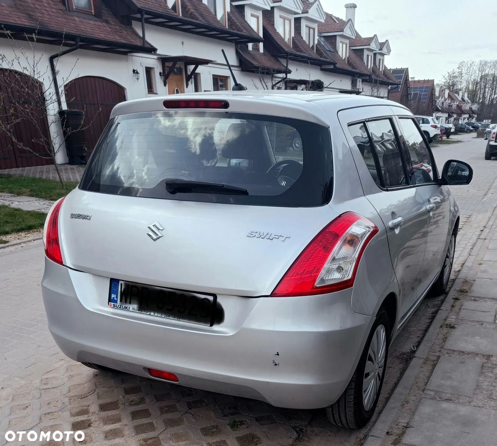 Suzuki Swift - 4