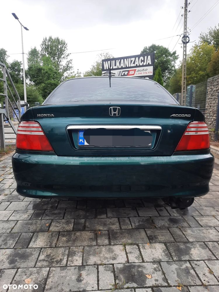 Honda Accord 1.8i LS - 4