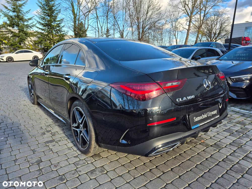 Mercedes-Benz CLA 180 7G-DCT - 10