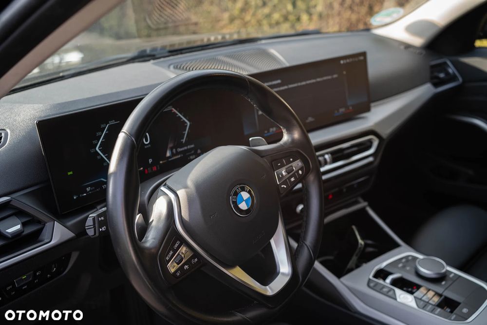 BMW Seria 3 330i xDrive - 7