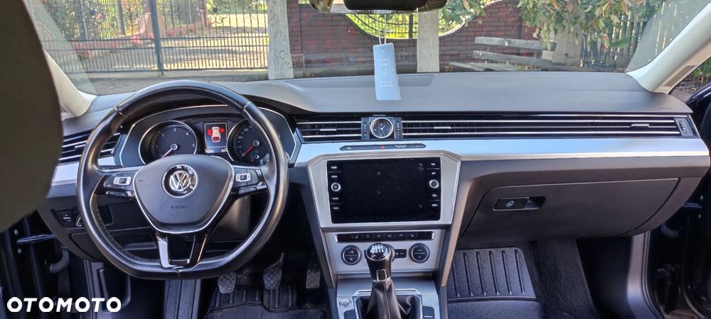 Volkswagen Passat 2.0 TDI BMT Comfortline - 16