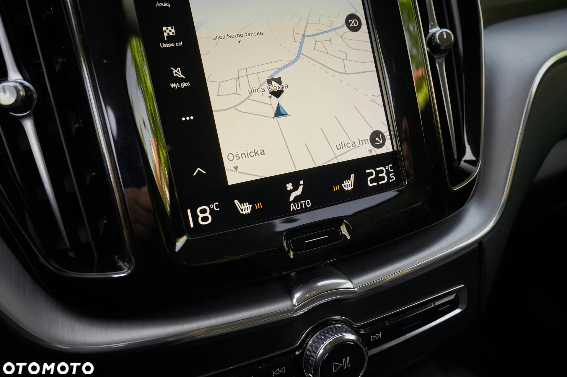 Volvo XC 60 D3 Momentum Pro - 40