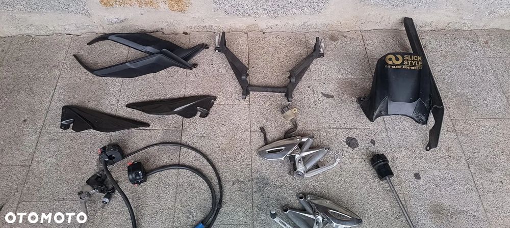 TRIUMPH STREET TRIPLE SET PRZEŁĄCZNIK LAMPA TYŁ WYPEŁNIENIE - 10