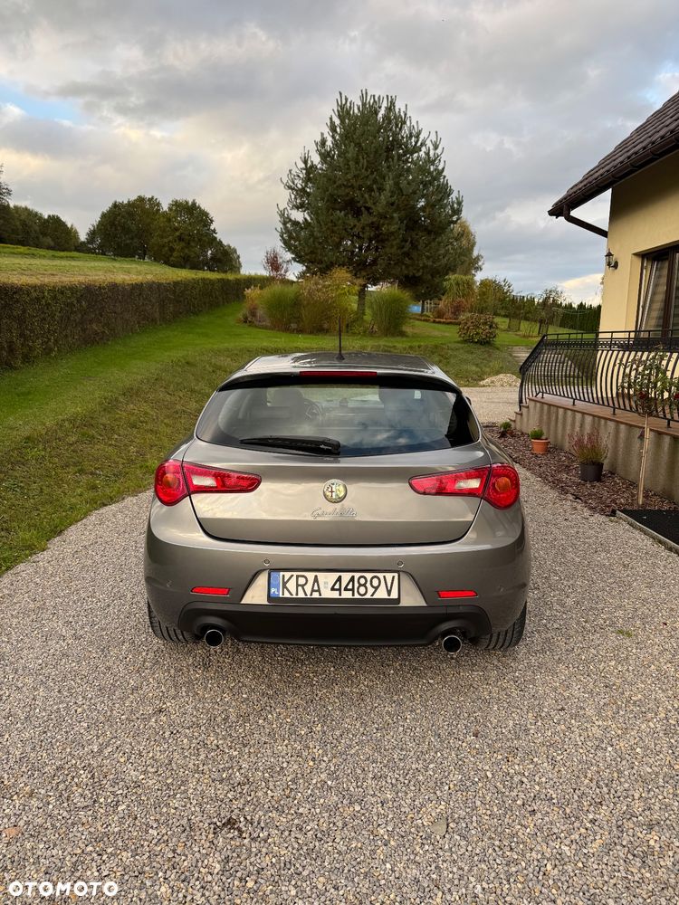 Alfa Romeo Giulietta 2.0 JTDM - 6