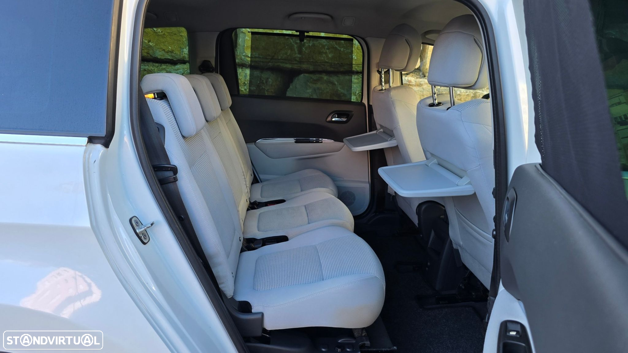 Peugeot 5008 1.6 HDi Executive JLL17 - 34