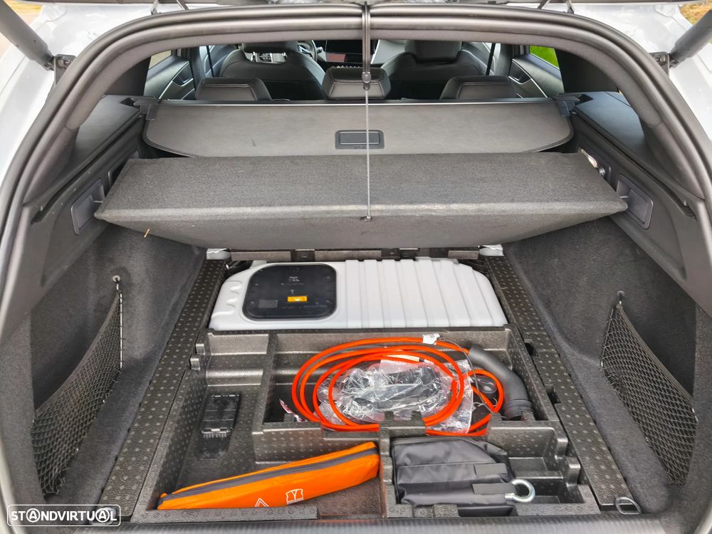 Peugeot 308 SW 225 e-EAT8 GT - 32