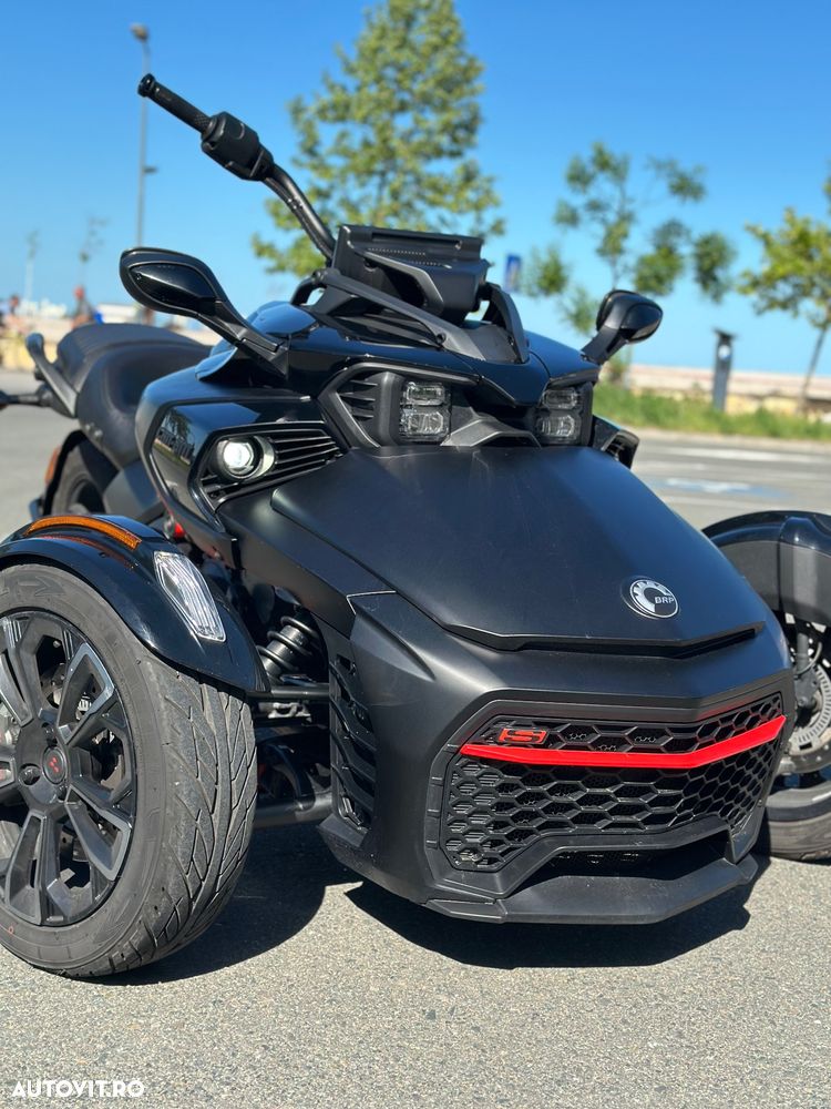 Can-Am Spyder - 1
