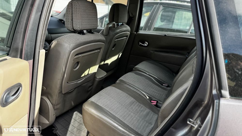 Renault Scénic 1.5 dCi Confort Dynamique - 4