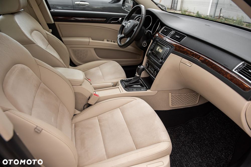 Skoda Superb 2.0 TSI DSG Exclusive - 32