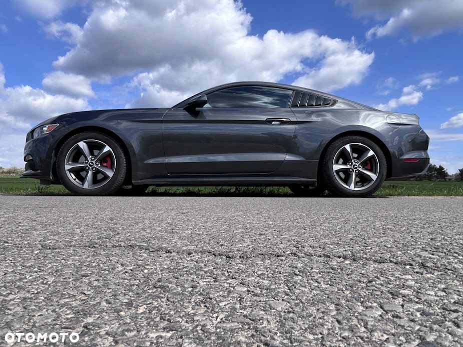 Ford Mustang - 23