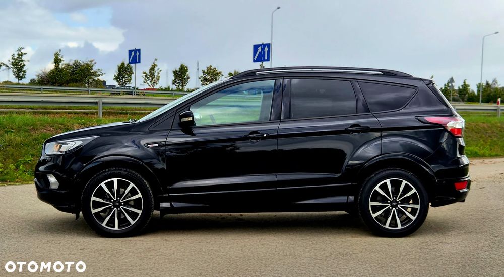 Ford Kuga 1.5 EcoBoost 2x4 ST-Line - 23