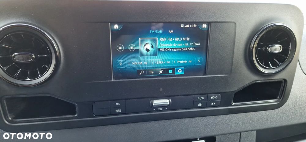 Mercedes-Benz Sprinter - 24