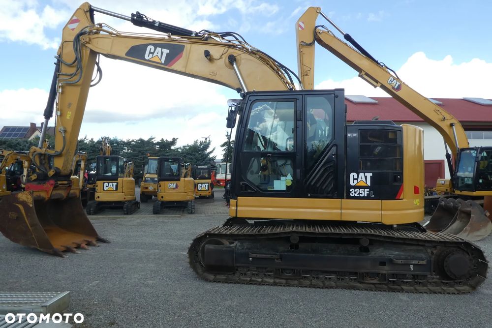 Caterpillar 325FL - 2