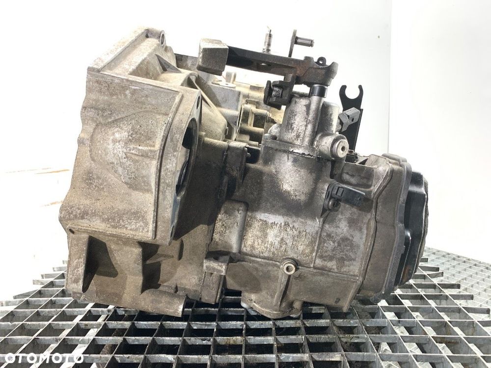 SKRZYNIA BIEGÓW  VW TRANSPORTER / CARAVELLE VI Autobus (SGB, SGJ, SHB, SHJ) 2015 - 2022 2.0 TDI 81 - 2