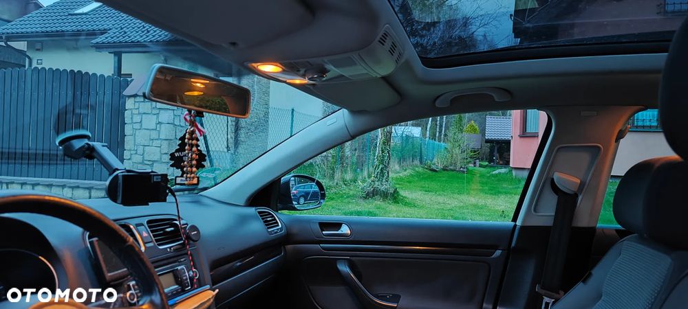 Volkswagen Golf 1.6 TDI DPF Highline - 11