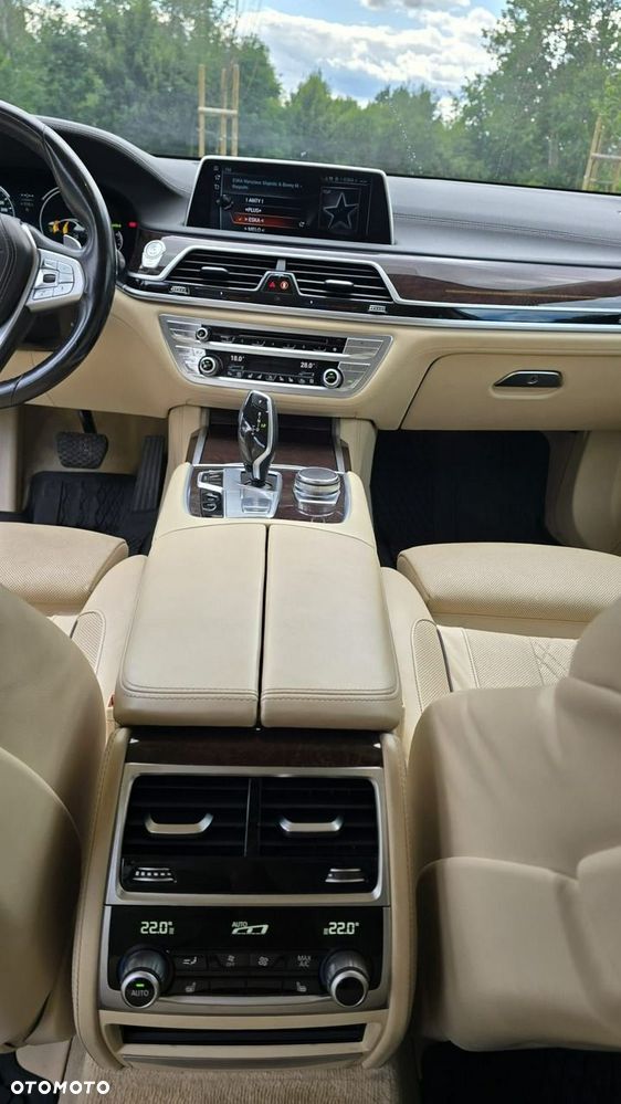 BMW Seria 7 - 23