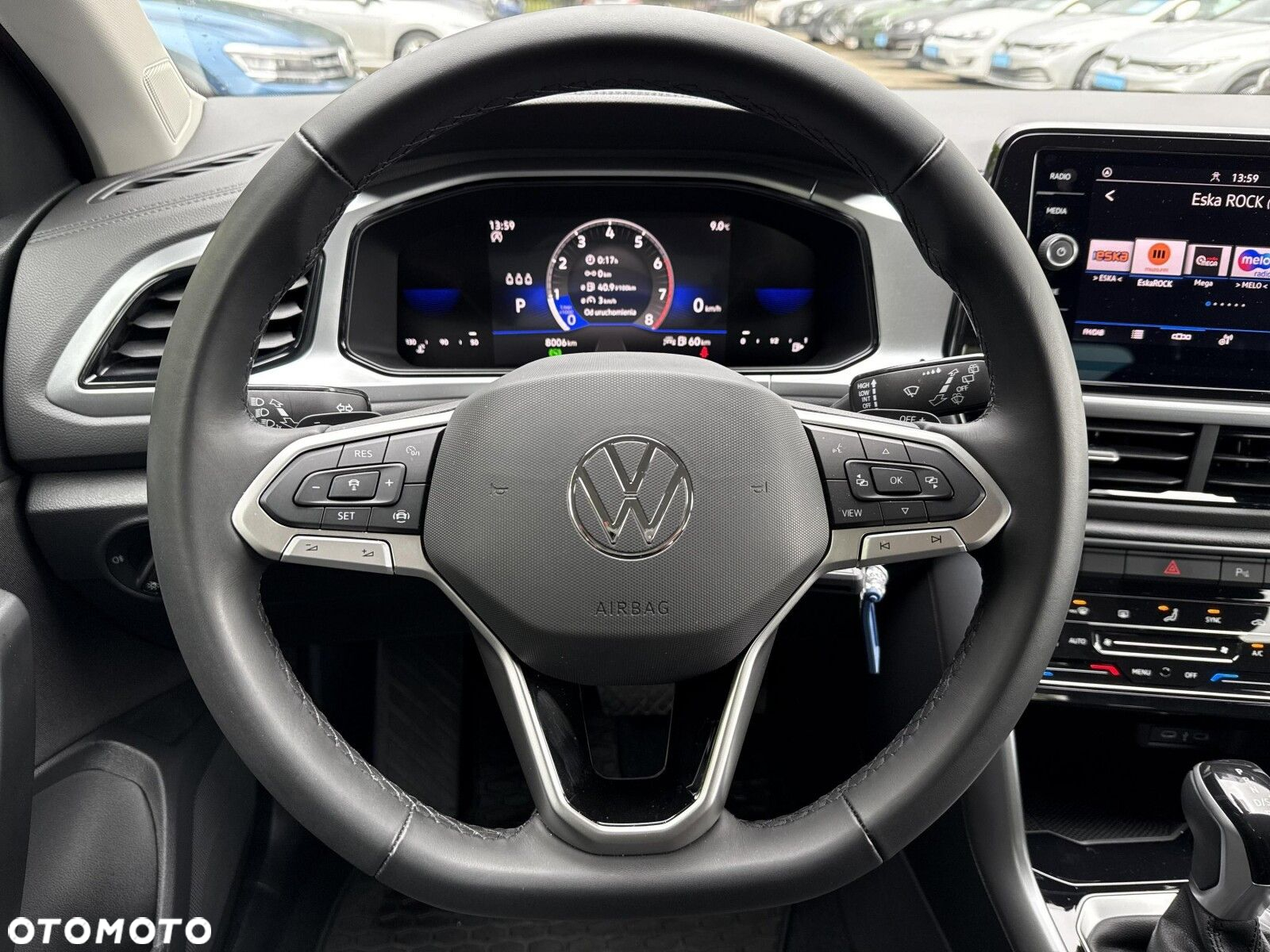 Volkswagen T-Roc - 16