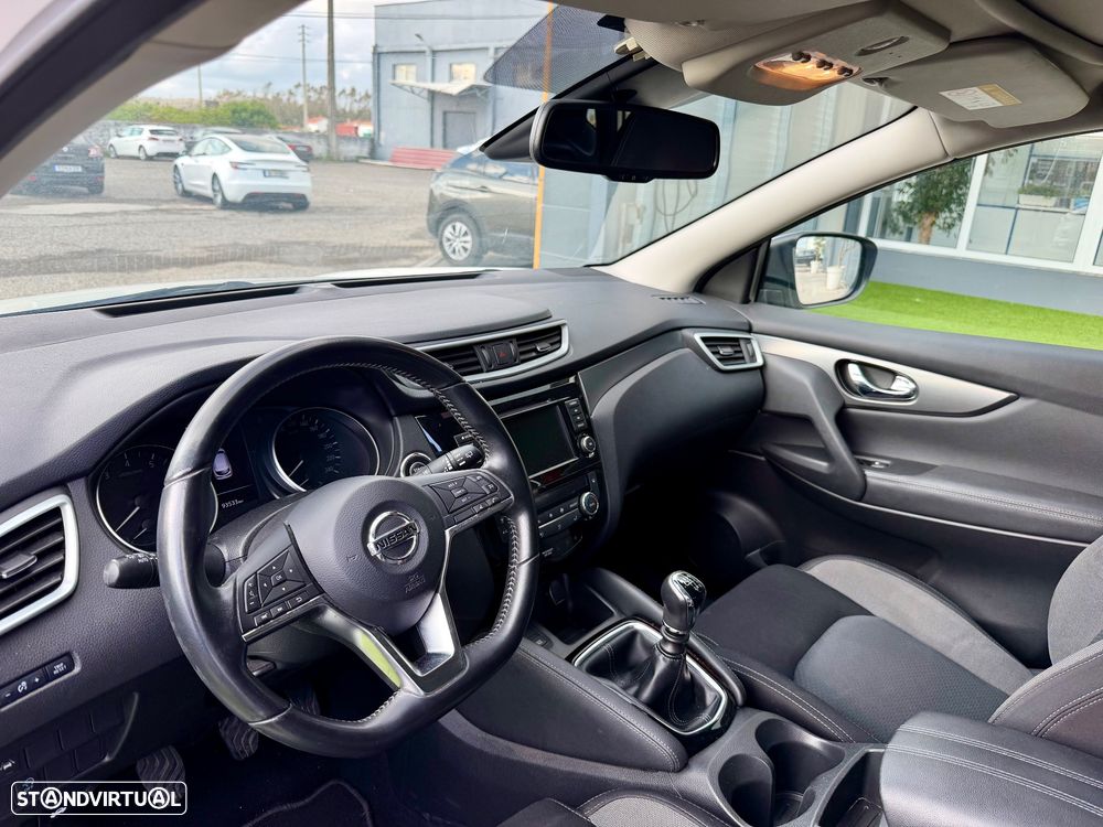 Nissan Qashqai 1.3 DIG-T N-Connecta J18 - 10