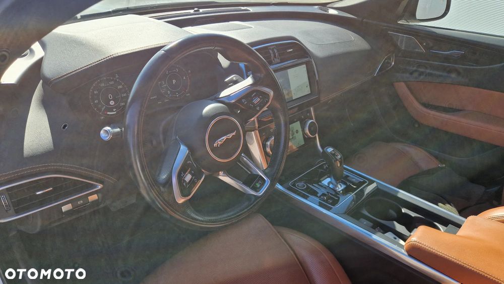 Jaguar XE 2.0 D200 mHEV R-Dynamic HSE - 12