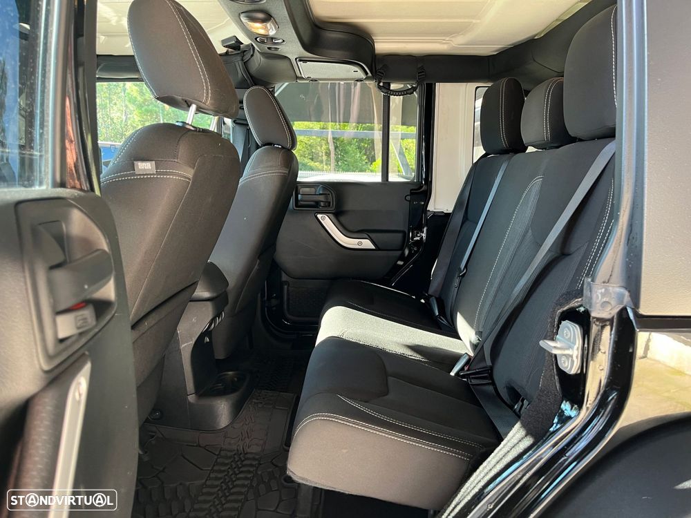 Jeep Wrangler Unlimited 2.8 CRD ATX Rubicon - 45