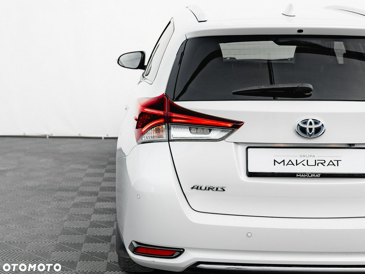 Toyota Auris Hybrid 135 Premium - 12