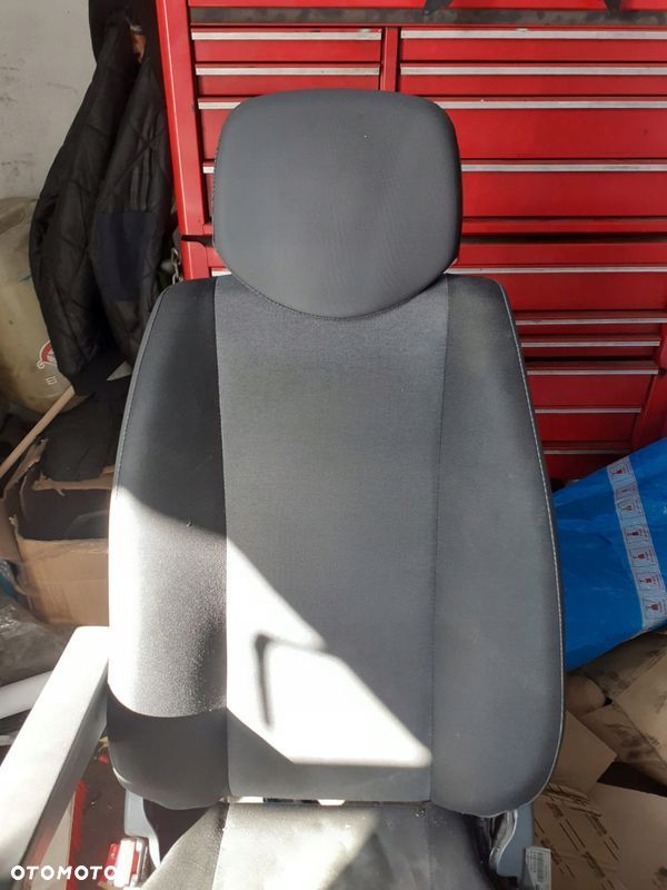 FOTEL KIEROWCY LEWY RENAULT MASTER III MOVANO EUROPA POMPOWANY - 1