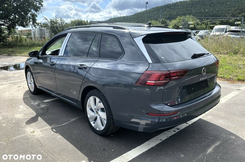 Volkswagen Golf VIII 1.5 TSI Life Plus - 3