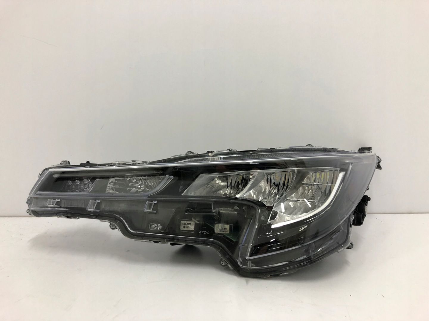 TOYOTA COROLLA E21 19- HB KOMBI LAMPA PRZEDNIA LEWA FULL LED 81150-02S60 - 1