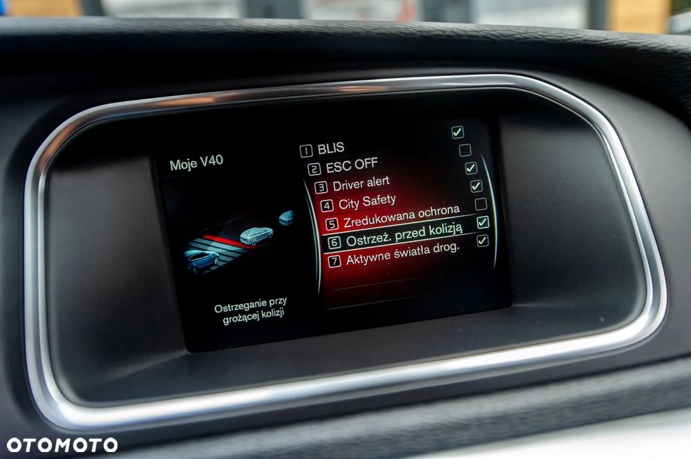 Volvo V40 D4 Geartronic RDesign - 36