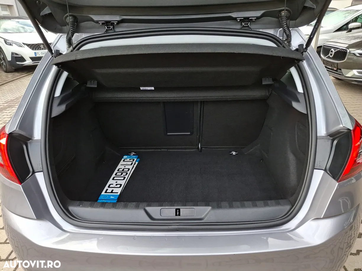 Peugeot 308 1.2 L PureTech Turbo S&S Allure - 10