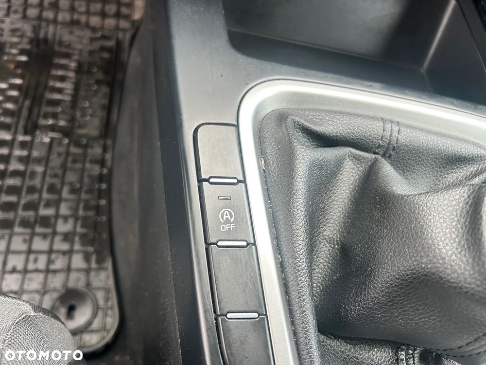 Kia Ceed - 12