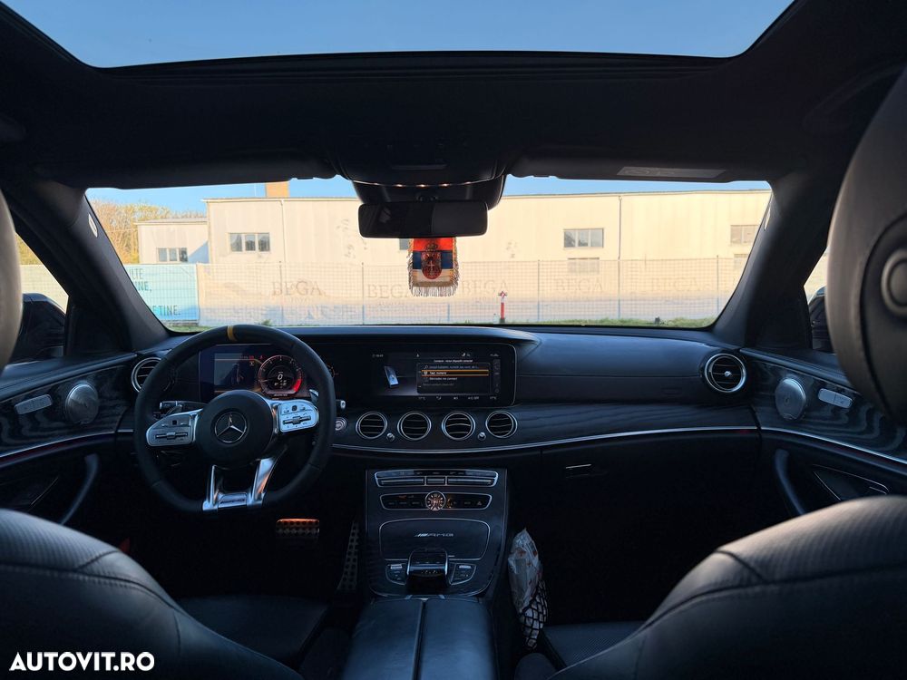 Mercedes-Benz E - 12