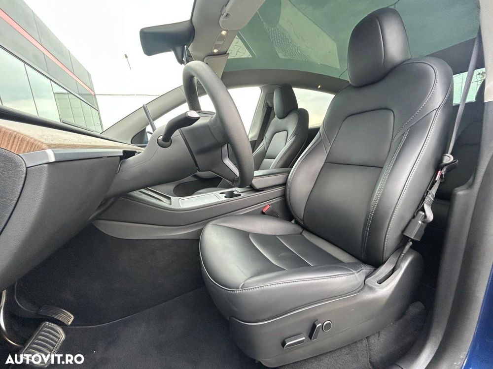 Tesla Model Y Long Range Dual Motor AWD - 14