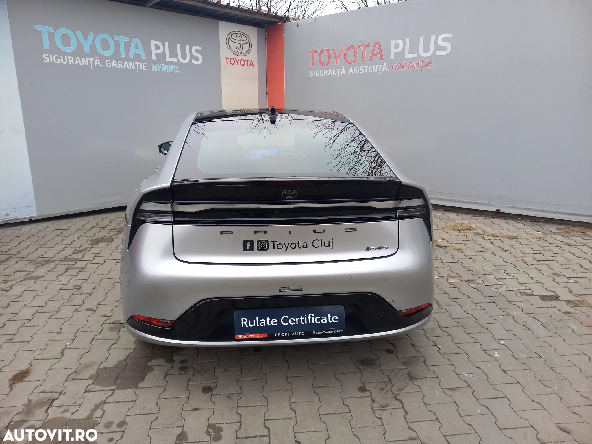 Toyota Prius - 4