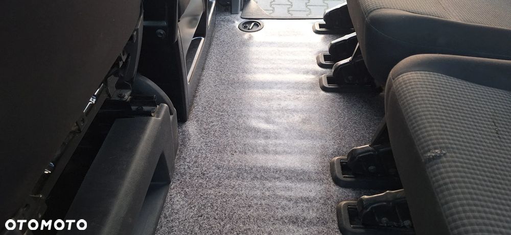 Volkswagen Transporter - 19