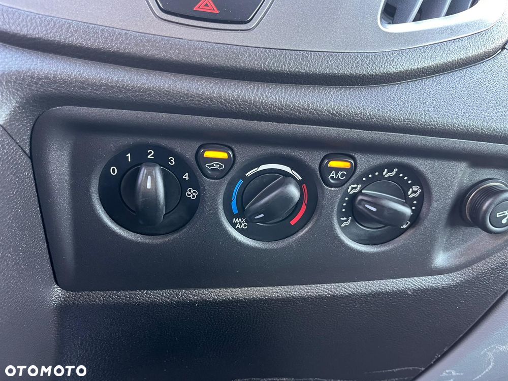 Ford Transit - 21
