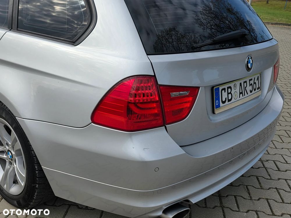 BMW Seria 3 318d DPF Edition Exclusive - 16