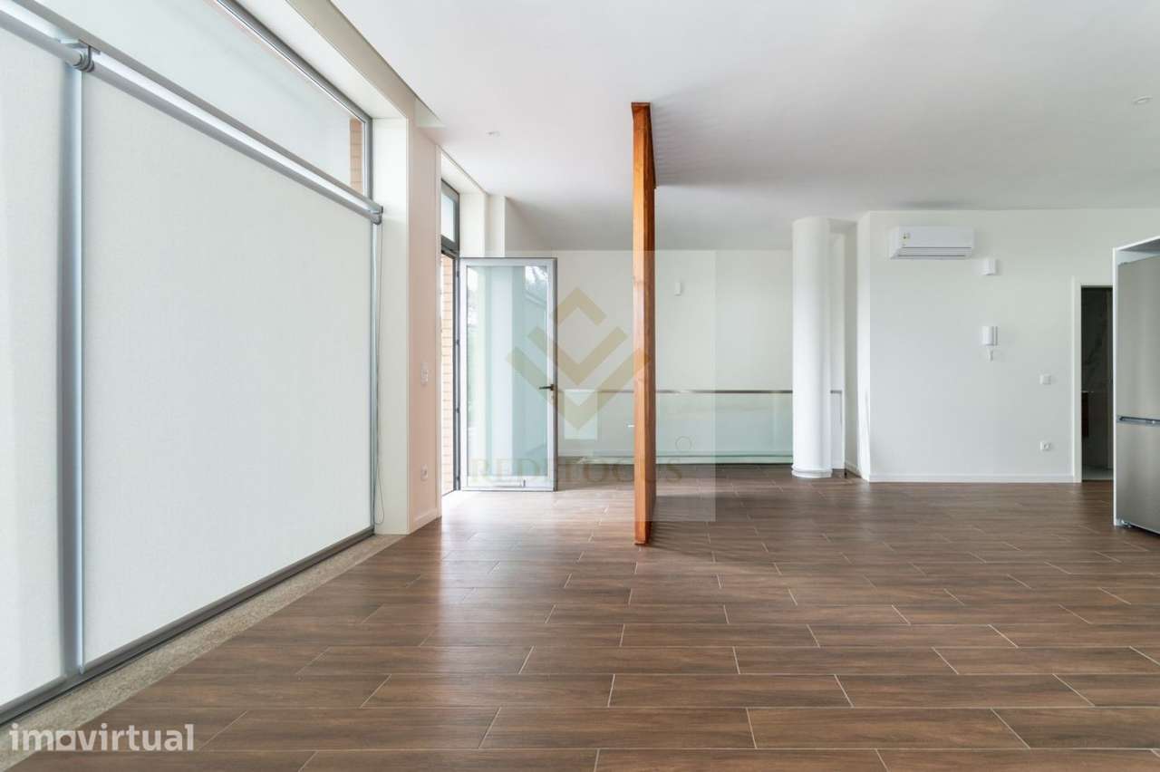 T2 duplex renovado com 122m² em Argoncilhe - Grande imagem: 4/18