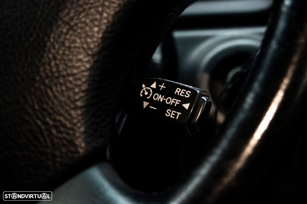 Toyota Land Cruiser 3.0 D-4D Pack A. - 24